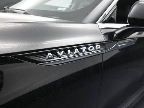 Used 2022 Lincoln Aviator Reserve w/ Equipment Group 201A image 11