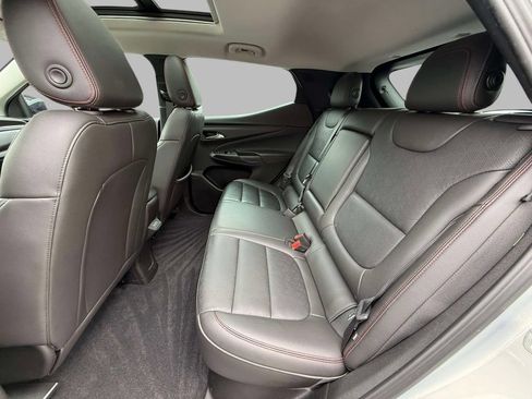 Used 2023 Chevrolet Bolt EUV Premier w/ Sun & Sound Package FWD image 18