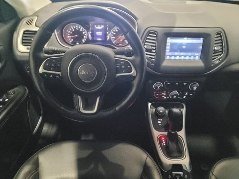 Used 2019 Jeep Compass Latitude w/ Cold Weather Group AWD/4WD image 22