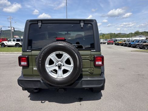 Used 2021 Jeep Wrangler Sport AWD/4WD image 7