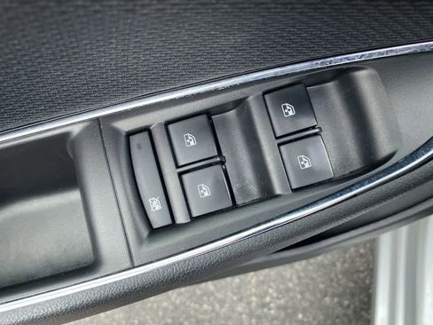 Used 2017 Chevrolet Cruze LT image 13