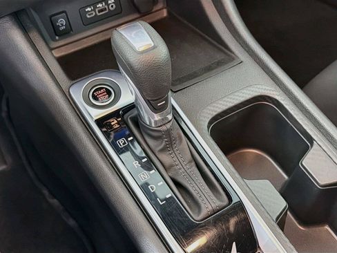 Used 2025 Nissan Sentra SV FWD image 22