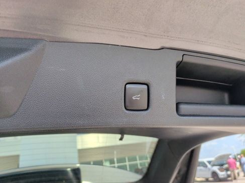 Used 2022 Ford Escape Titanium FWD image 38