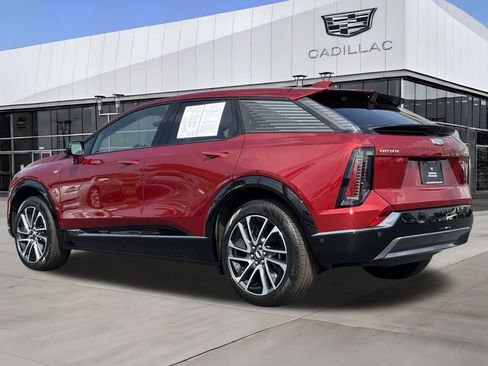 Certified 2025 Cadillac Optiq Sport 2 w/ LPO, Floor Liner Package AWD/4WD image 5