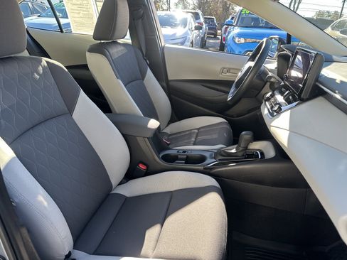 Used 2025 Toyota Corolla LE image 13