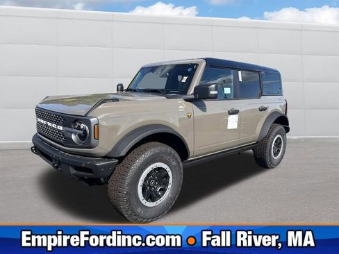New 2025 Ford Bronco Badlands image 1