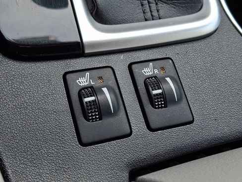 Used 2018 Toyota Highlander XLE image 26