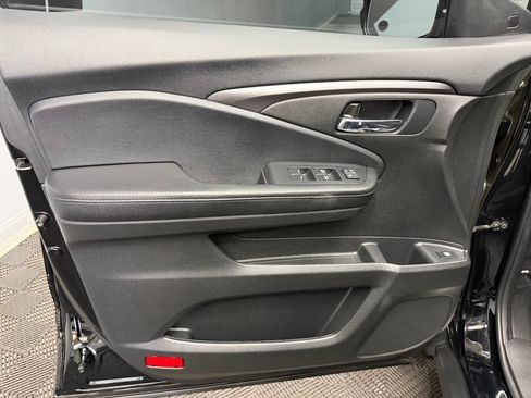 Used 2022 Honda Pilot Sport image 36