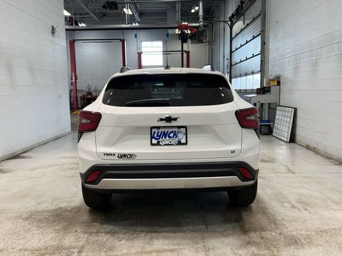 New 2025 Chevrolet Trax LT w/ Driver Confidence Package image 36