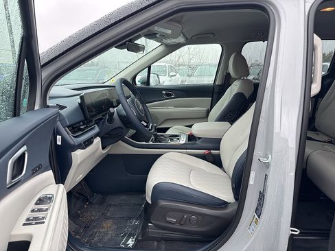 New 2026 Kia Carnival EX FWD image 12