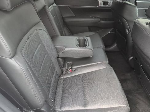 Used 2025 Hyundai Santa Fe Limited AWD/4WD image 12