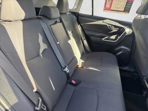 Used 2021 Toyota RAV4 LE image 22