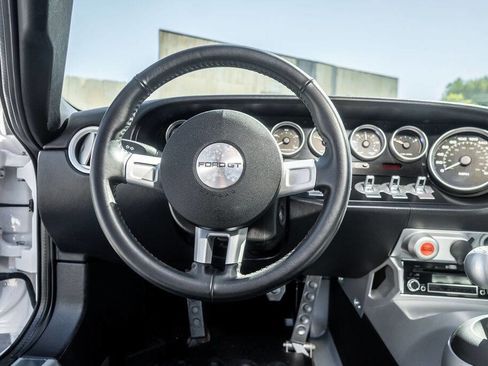 Used 2005 Ford GT image 87