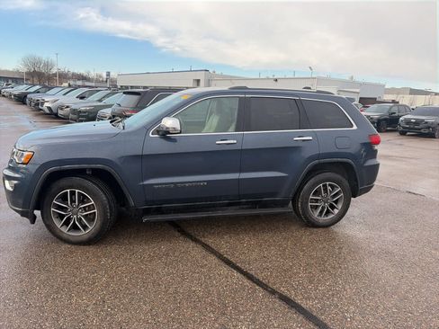 Used 2020 Jeep Grand Cherokee Limited w/ Luxury Group II image 2