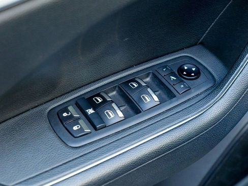 Used 2022 Maserati Levante GT image 18