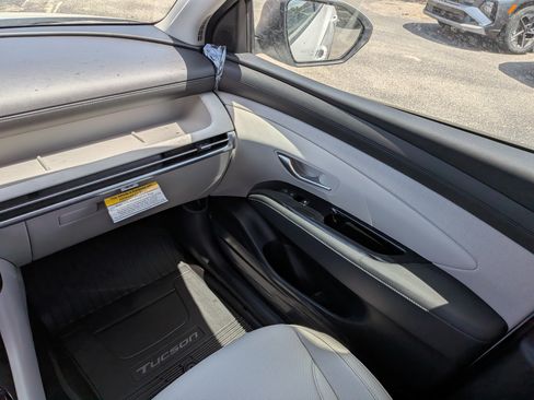 New 2026 Hyundai Tucson Limited FWD image 18