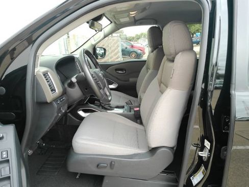 Used 2022 Nissan Frontier SV RWD image 13