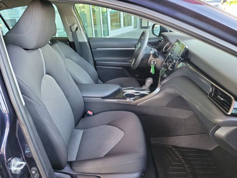 Used 2021 Toyota Camry LE image 32