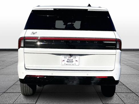 New 2025 Lincoln Navigator Black Label image 4