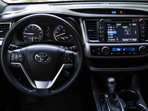 Used 2016 Toyota Highlander Limited FWD image 20