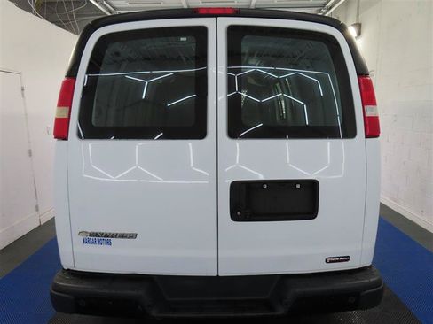 Used 2021 Chevrolet Express 2500 w/ Driver Convenience Package RWD image 8
