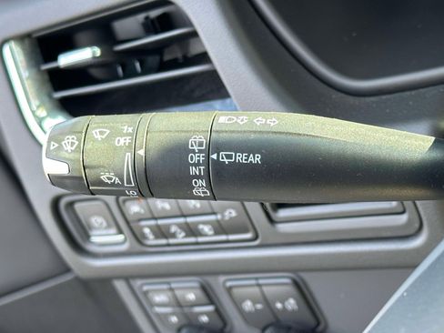 Used 2022 Chevrolet Tahoe Z71 w/ Luxury Package image 25