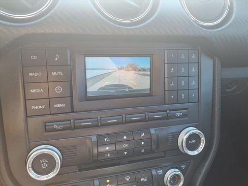 Used 2017 Ford Mustang Convertible image 17