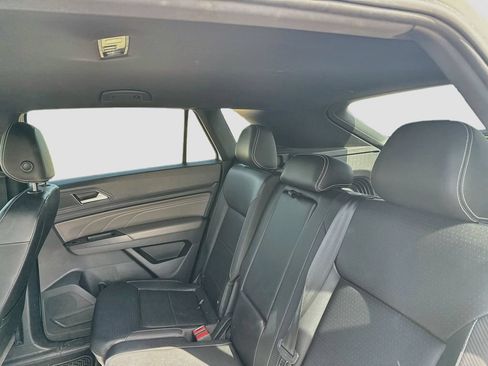 Used 2023 Volkswagen Atlas Cross Sport SE FWD image 21