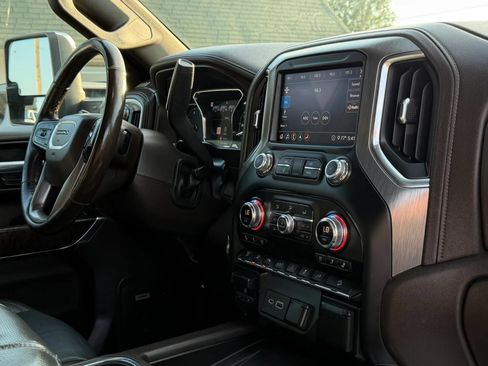 Used 2020 GMC Sierra 2500 Denali w/ Denali Ultimate Package AWD/4WD image 33