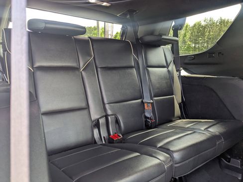 Used 2021 Cadillac Escalade Premium Luxury AWD/4WD image 29