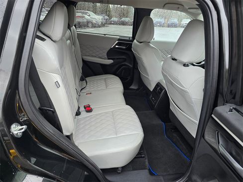 Used 2024 Mitsubishi Outlander SEL image 12