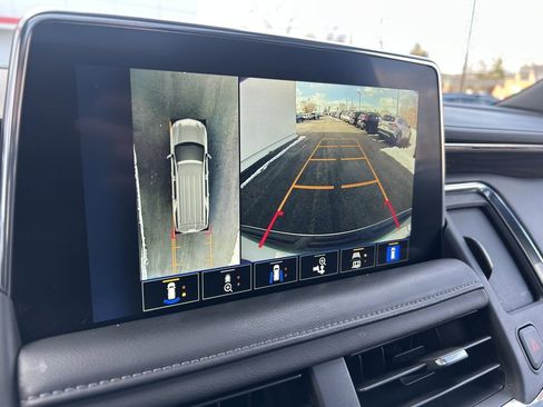 Used 2023 Chevrolet Suburban Z71 w/ Luxury Package image 17