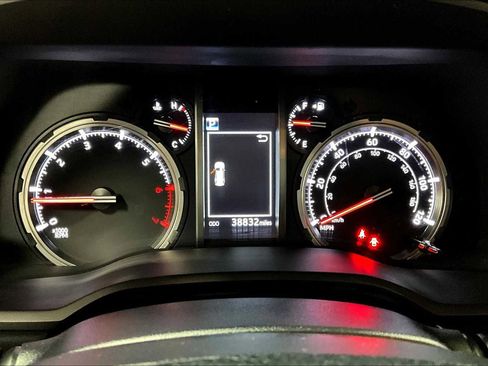 Used 2022 Toyota 4Runner TRD Off-Road Premium AWD/4WD image 23