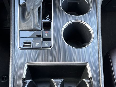 Used 2023 Toyota Sienna Platinum FWD image 36