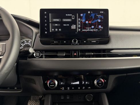 Used 2025 Mitsubishi Outlander SE image 18