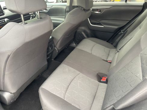 Used 2021 Toyota RAV4 XLE image 19