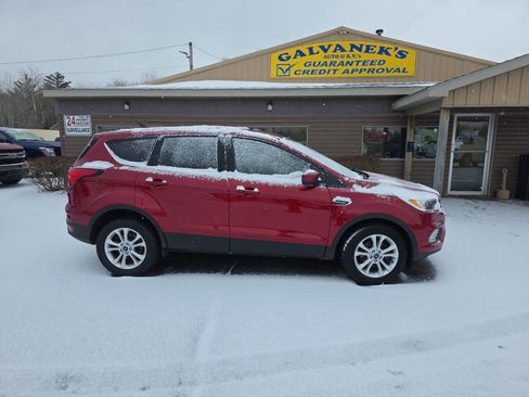 Used 2019 Ford Escape SE image 5