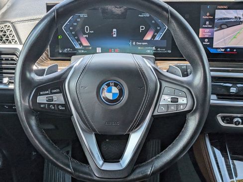 Used 2025 BMW X5 xDrive50e AWD/4WD image 11