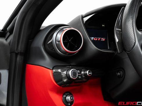 Used 2022 Ferrari 812 GTS image 28