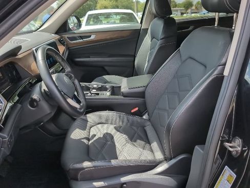 Used 2024 Volkswagen Atlas SE FWD image 9