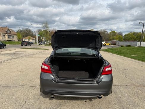 Used 2017 Nissan Altima 2.5 SL w/ Moonroof Package FWD image 8