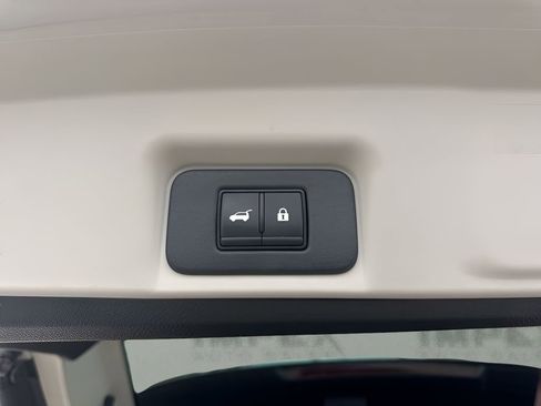 Used 2023 Nissan Ariya image 30