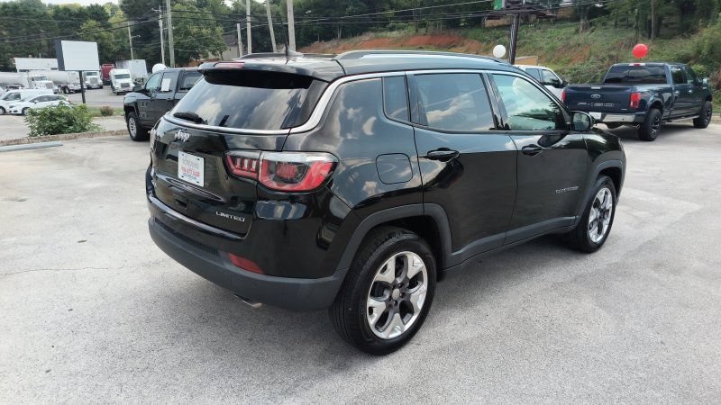 Used 2019 Jeep Compass Limited w/ Safety & Security Group AWD/4WD image 5