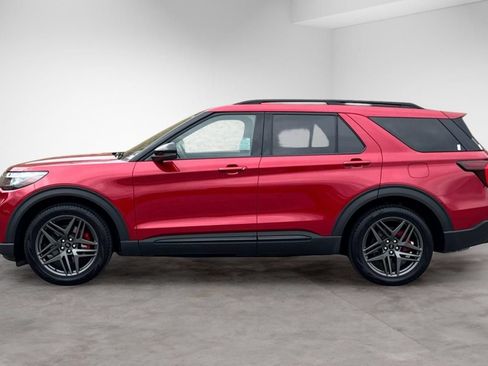 Used 2025 Ford Explorer ST w/ Sun And Sound Package AWD/4WD image 2