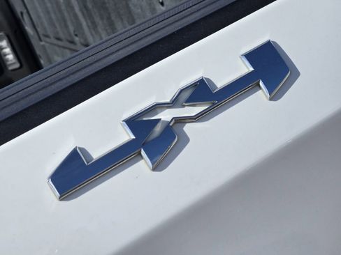 Used 2021 GMC Sierra 1500 SLT image 11