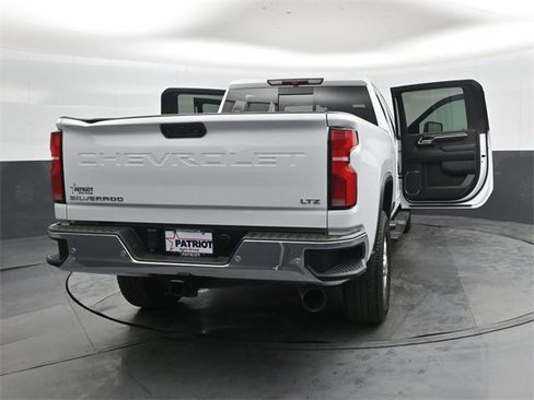 Used 2024 Chevrolet Silverado 2500 LTZ w/ LTZ Convenience Package image 50