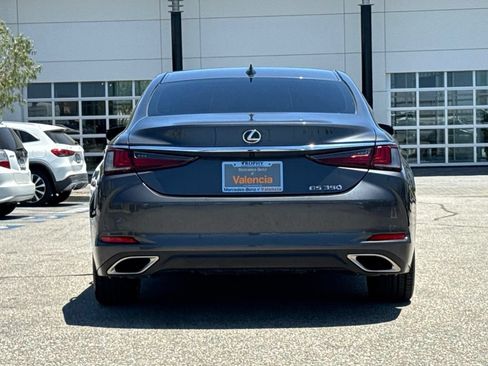 Used 2025 Lexus ES 350 w/ Premium Package FWD image 9