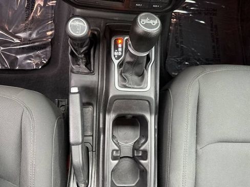 Used 2018 Jeep Wrangler Unlimited Sport S AWD/4WD image 18