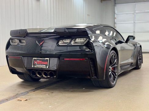 Used 2017 Chevrolet Corvette Z06 w/ Z07 Performance Package RWD image 6