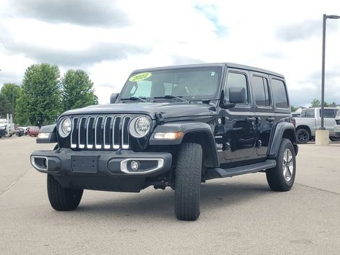 Used 2022 Jeep Wrangler Unlimited Sahara AWD/4WD image 4